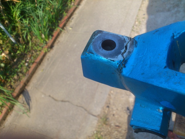 Cracked frontpart2.jpg